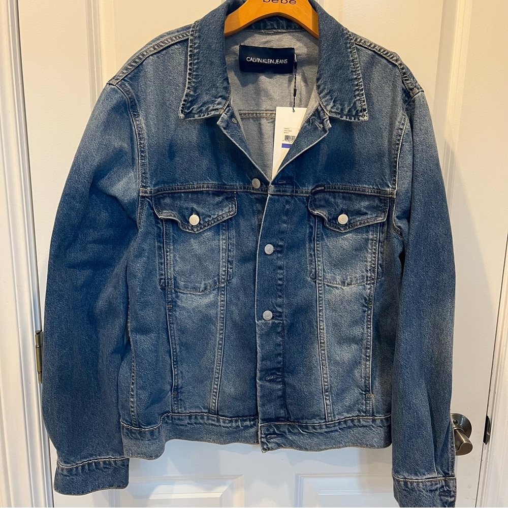 Men’s SZ XL CALVIN KLEIN JEANS MED BLUE W/DISTRESSING CLASSIC JEAN JACKET BNWT